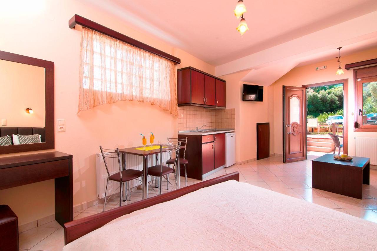 Elekon Apartments Chrysi Ammoudia ภายนอก รูปภาพ
