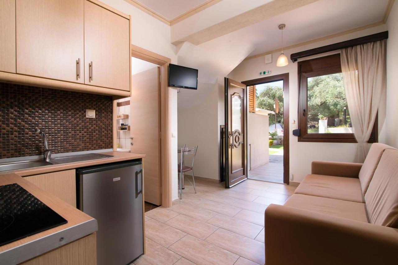 Elekon Apartments Chrysi Ammoudia ภายนอก รูปภาพ